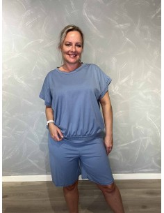 Blåt sæt i bomuld med elastan med shorts og bluse – TIPPY Collection TIPPY