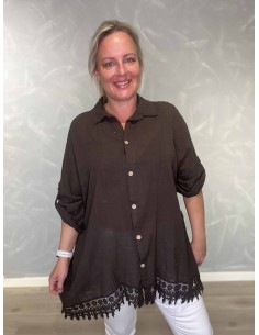 Brun skjorte i bomuld med blonder forneden – TIPPY Collection TIPPY