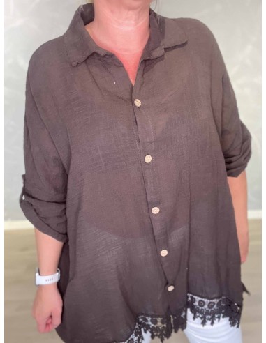 Brun skjorte i bomuld med blonder forneden – TIPPY Collection TIPPY