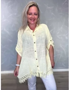 Gul skjorte i bomuld med blonder forneden – TIPPY Collection TIPPY