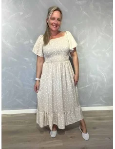 Sand kjole i polyester med smock og prikket mønster – TIPPY Collection TIPPY