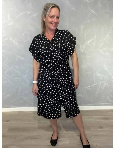 Sort skjortekjole i polyester med prikket mønster og bindebælte – TIPPY Collection TIPPY