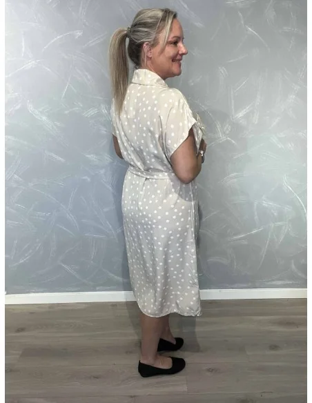 Bagside af beige skjortekjole til kvinder – TIPPY"