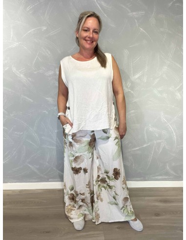 Sandfarvet sæt i 100% viskose med blomstrede bukser – TIPPY Italian Select TIPPY