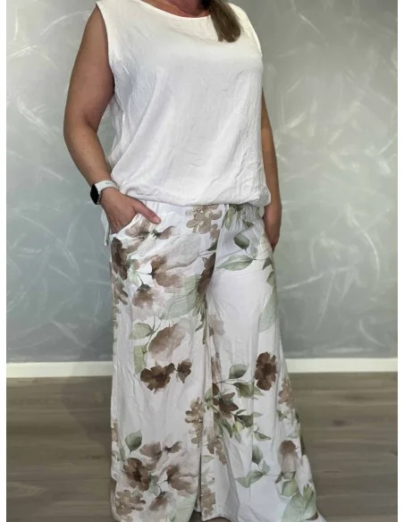 Nærbillede af blomsterprint på 100% viskose sæt – TIPPY