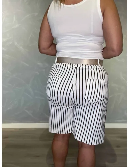 Bagside af hvid/brun shorts til kvinder – TIPPY
