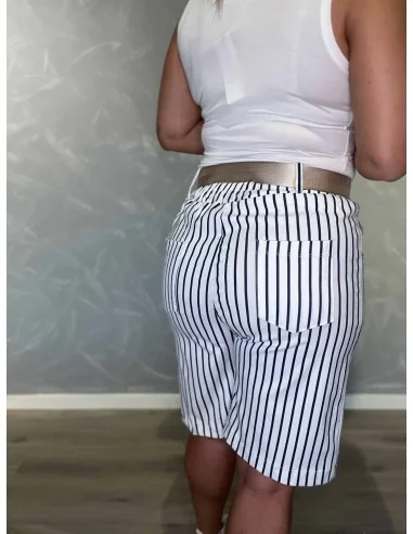 Bagside af hvid/navy shorts til kvinder – TIPPY