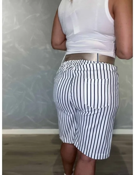 Bagside af hvid/navy shorts til kvinder – TIPPY