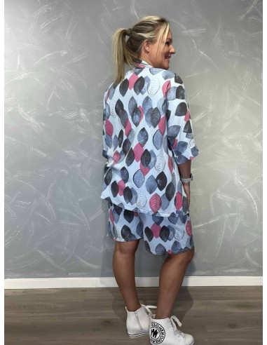 Bagside af sky cardigan og shorts til kvinder – TIPPY