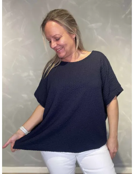 Navy bluse med struktur og elastik til kvinder – TIPPY Collection