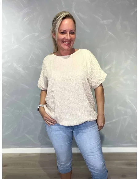 Sand bluse i viskose med struktur og elastik – TIPPY Collection TIPPY