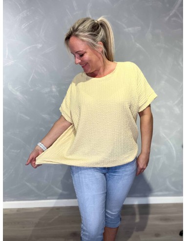 Gul bluse i viskose med struktur og elastik – TIPPY Collection TIPPY