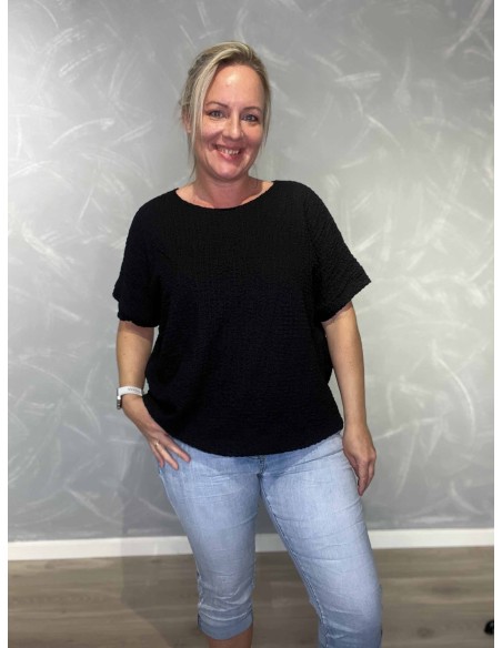 Sort bluse med struktur og elastik til kvinder – TIPPY Collection