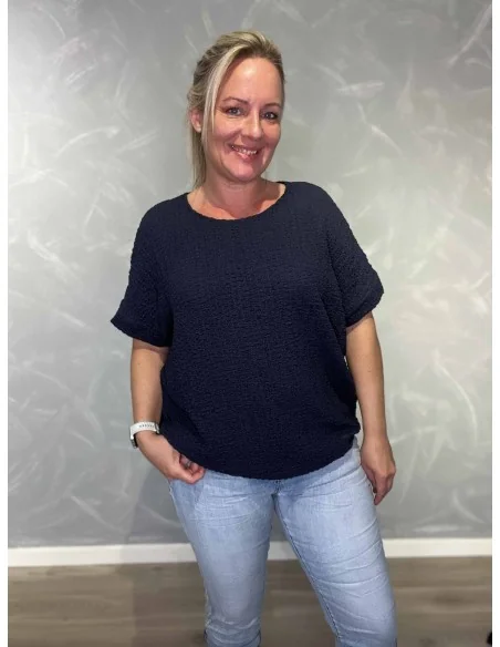 Navy bluse med struktur og elastik til kvinder – TIPPY Collection
