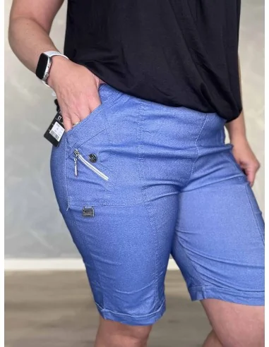 "Lynlåsdetalje og knapper på denim shorts – TIPPY