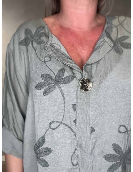Broderi og V-udskæring med dekorativ knap på khaki bluse – TIPPY