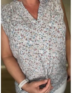 Blå top i viskose med blomsterprint, V-hals og læg – TIPPY Collection TIPPY 2