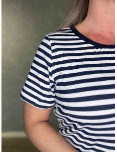 Navy/milk T-shirt i polyester med striber – Design by TIPPY 2