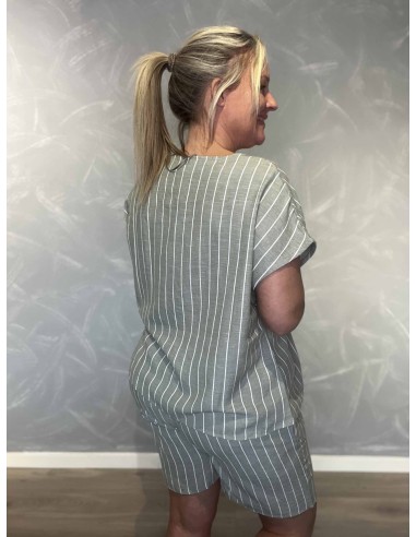 Bagside af khaki stribet box T-shirt til kvinder – TIPP