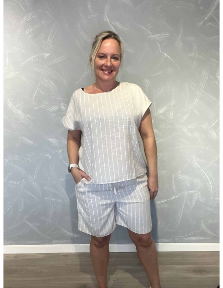 Sand stribede shorts i polyester med elastik og pynte snøre – Design by TIPPY