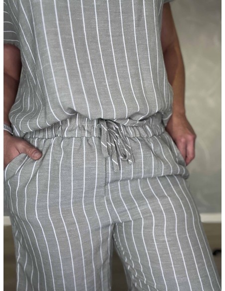Elastisk talje med pynte snøre og bæltestropper på khaki shorts – TIPPY