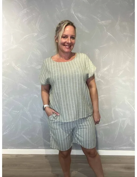Khaki shorts i polyester med striber, elastik og pynte snøre – Design by TIPPY