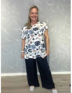 Navy sæt i viskose med blomsterbluse og vide bukser – TIPPY Italian Select TIPPY