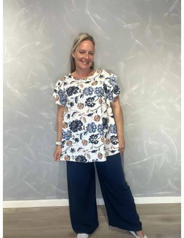 Blåt sæt i viskose med blomsterbluse og vide bukser – TIPPY Italian Select TIPPY