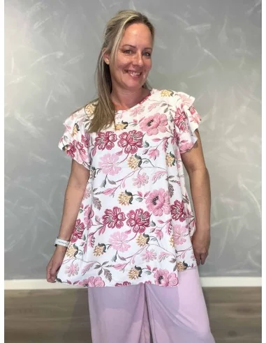 Nærbillede af blomsterprint på bluse i rosa sæt – TIPPY