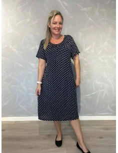 Navy kjole i viskose med prikket design og justerbare bindebånd – TIPPY Italian Select TIPPY