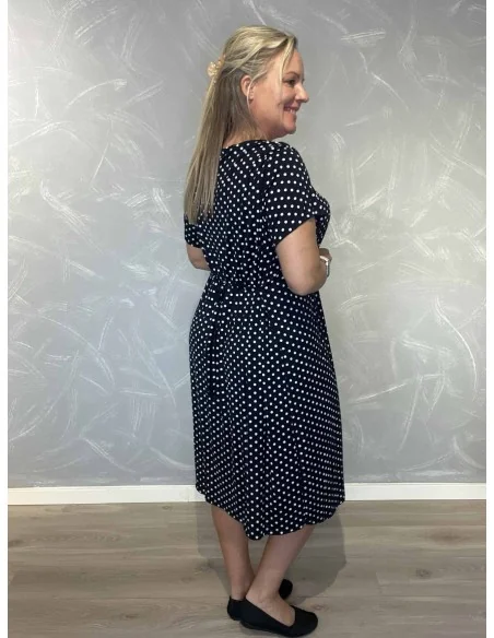 Bagside af navy kjole til kvinder med prikket design – TIPPY