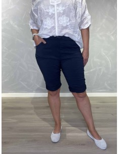 Navy shorts i viskose med stræk og skrå lommer – TIPPY Collection