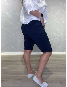 Navy shorts i viskose med stræk og skrå lommer – TIPPY Collection 2