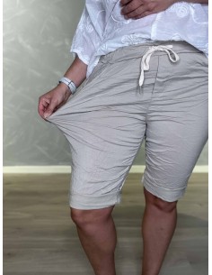 Sand shorts i viskose med stræk og skrå lommer – TIPPY Collection 2