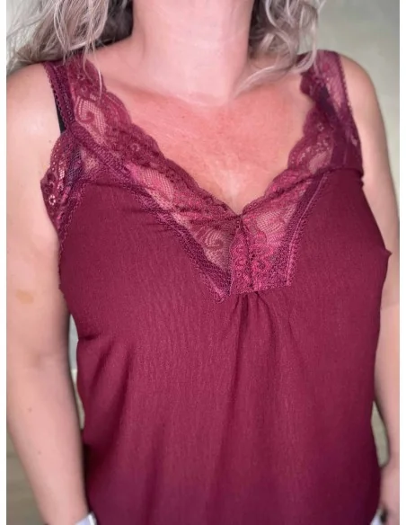 Blondekant på bordeaux top – TIPPY Italian Select