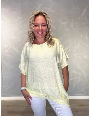Gul bluse i viskose med blonder og asymmetrisk design – TIPPY Italian Select