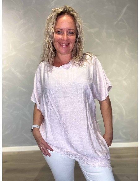 Rosa bluse i viskose med blonder og asymmetrisk design – TIPPY Italian Select