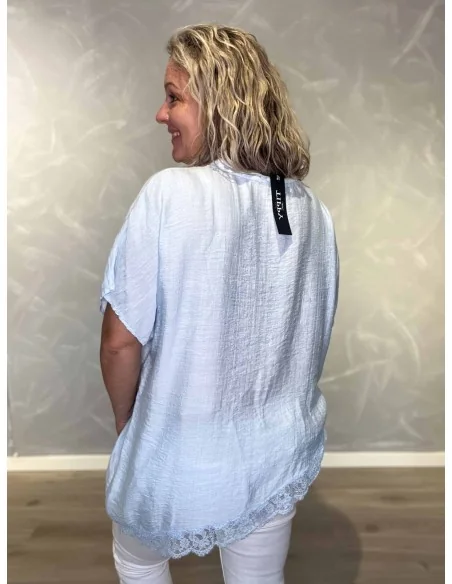 Bagside af sky bluse til kvinder – TIPPY
