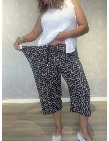 Nærbillede af stræk på 95% polyester og 5% elastan knickers – TIPPY