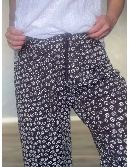 Bladprint på brun knickers – TIPPY
