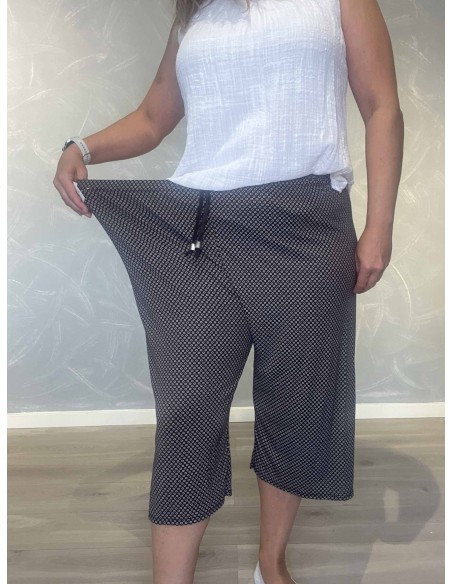 Nærbillede af stræk på 95% polyester og 5% elastan knickers – TIPPY"