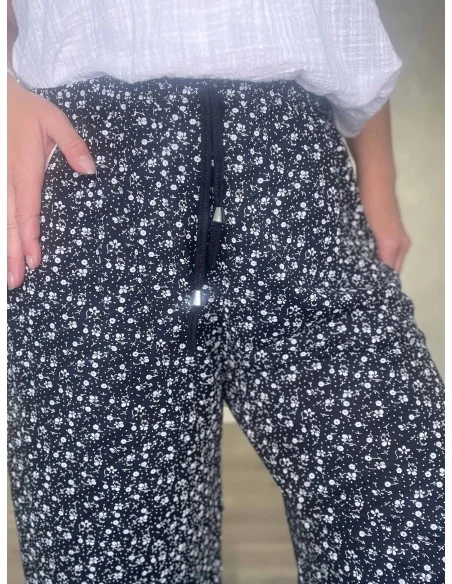 Blomsterprint på sort knickers – TIPPY