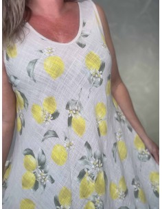 Sand kjole i 95% bomuld og 5% elastan med citronprint – TIPPY Collection 2