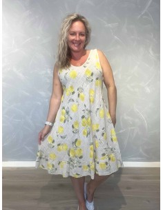 Sand kjole i 95% bomuld og 5% elastan med citronprint – TIPPY Collection