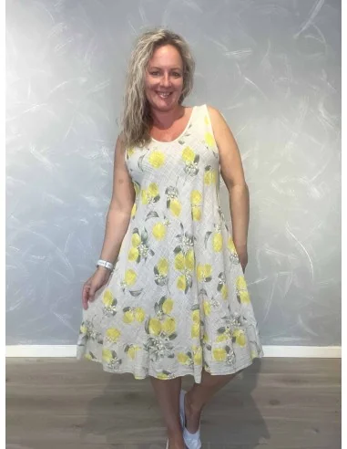 Sand kjole i 95% bomuld og 5% elastan med citronprint – TIPPY Collection