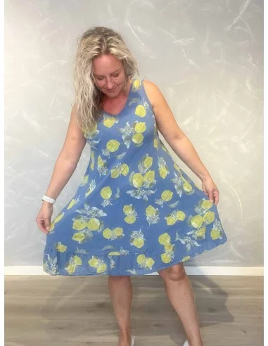 Blå kjole i 95% bomuld og 5% elastan med citronprint – TIPPY Collection