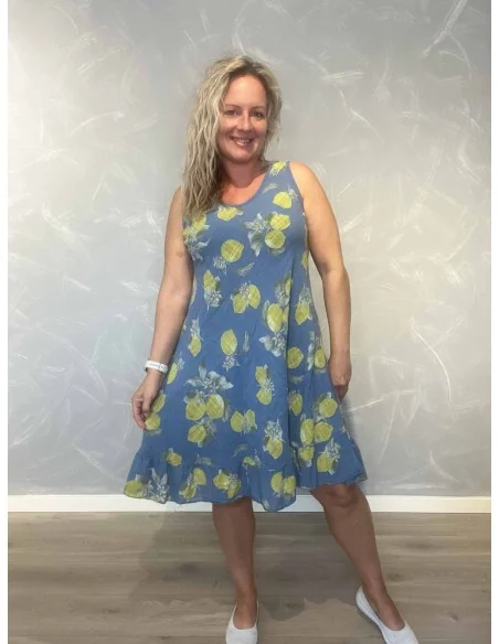 Blå kjole i 95% bomuld og 5% elastan med citronprint – TIPPY Collection