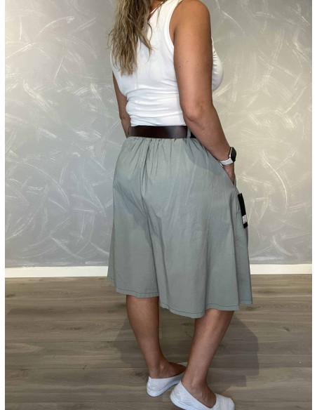 Bagside af khaki bermuda shorts til kvinder – TIPPY