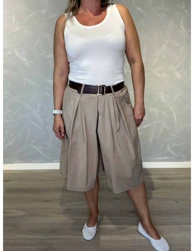 Beige bermuda shorts i viskose, polyester og elastan med vidde og bælte – TIPPY Italian Select TIPPY