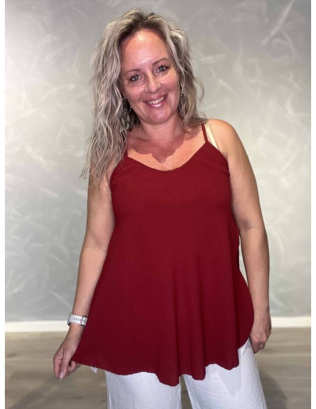 Bordeaux top i 95% polyester og 5% elastan med tynde stropper – TIPPY Collection TIPPY